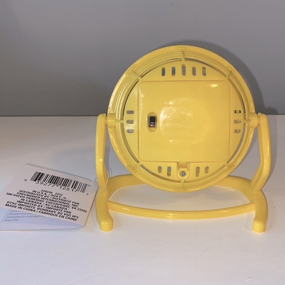 3/$15 Mini Desk Top Fan - Picture 2 of 2